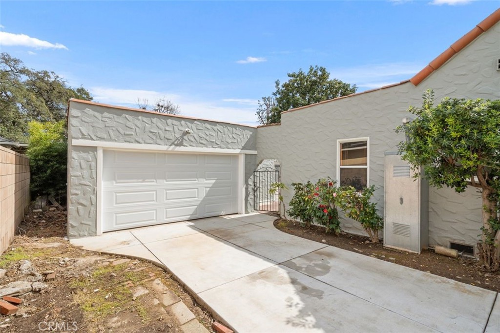 330 El Nido Avenue Pasadena, CA 91107 - Photo 39 of 41 a front view of a house