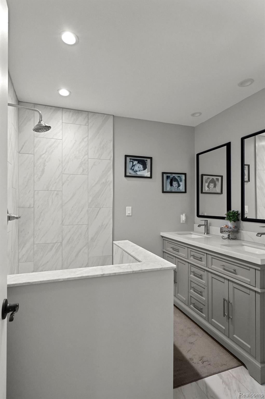 6229 Mabley Hill Road Fenton, MI 48430 - Photo 26 of 57 Spa like primary bathroom