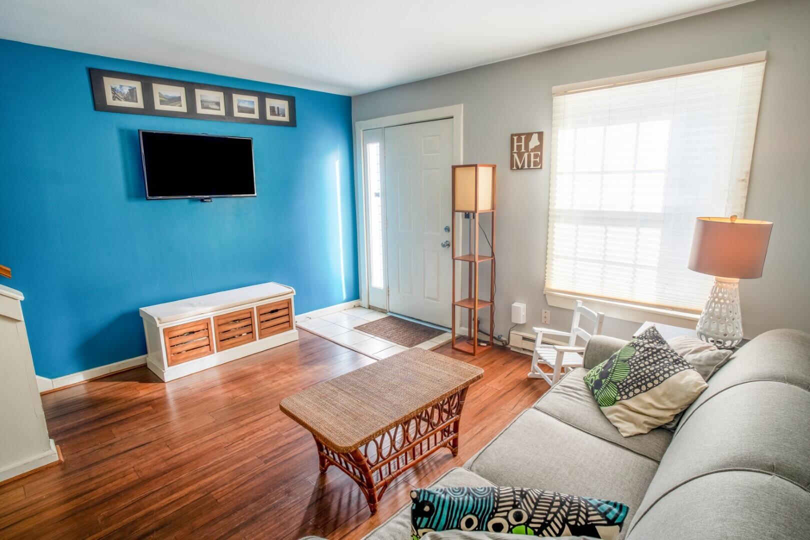 2 Bennett Street, Unit 4 South Portland, ME 04106 - Photo 17 of 22 _LIVINGROOM_1 (Large)