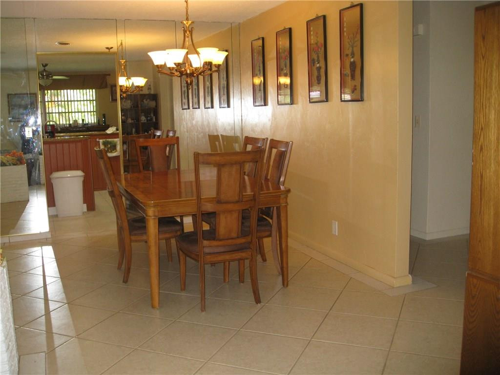 540 Ridgewood Lane Plantation, FL 33317 - Photo 8 of 13 Dining Room