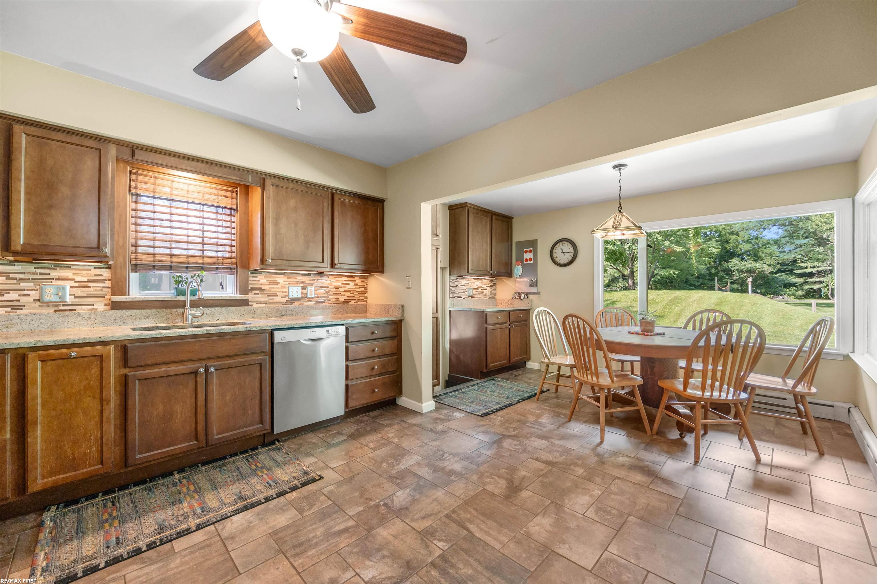 45301 Fairchild Road Macomb, MI 48042 - Photo 6 of 43 50150762-aa725c40-5722-4443-b132-443afad40fb9.JPG