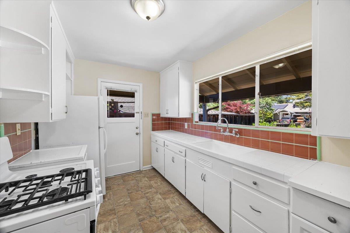 440 Rutherford Avenue Redwood City, CA 94061 - Photo 7 of 19