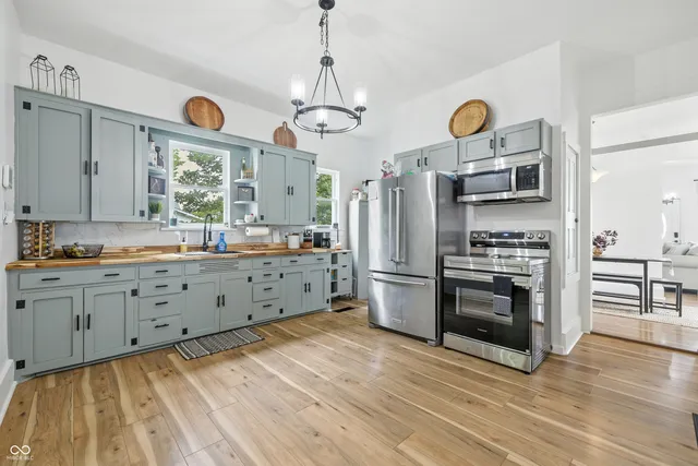 $225,000 | 602 South Walnut Street, Edinburgh, IN 46124