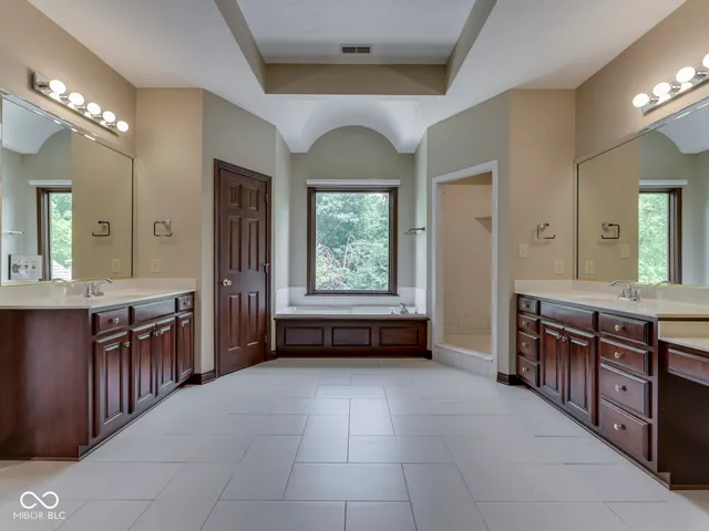 $699,900 | 20 Forrests Edge Court, Indianapolis, IN 46227