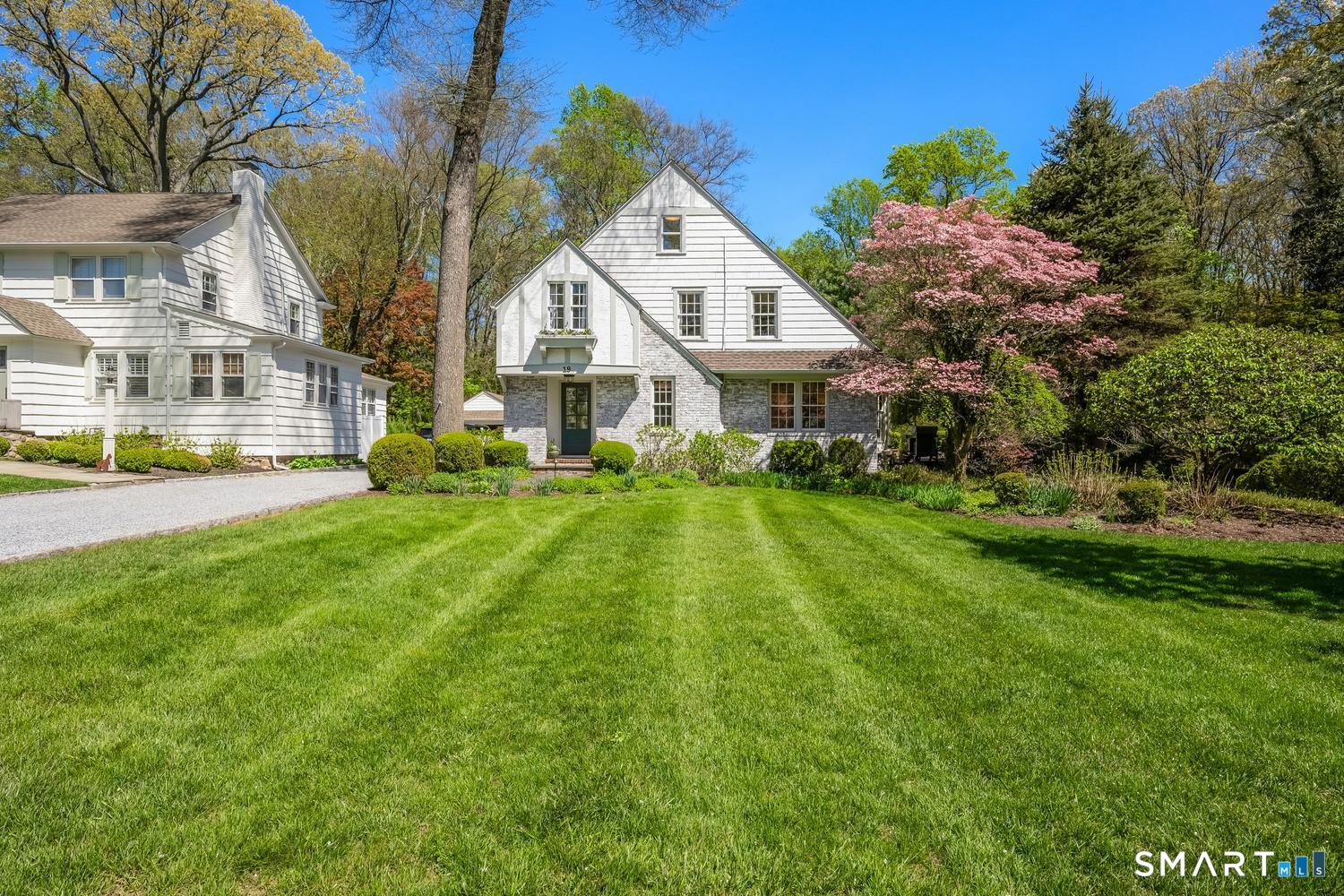 19 Chester Road Darien, CT 06820 - Photo 3 of 34