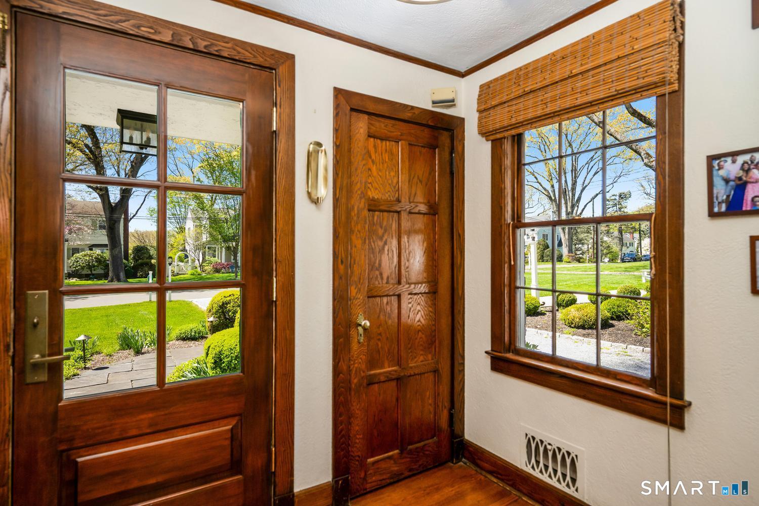 19 Chester Road Darien, CT 06820 - Photo 5 of 34