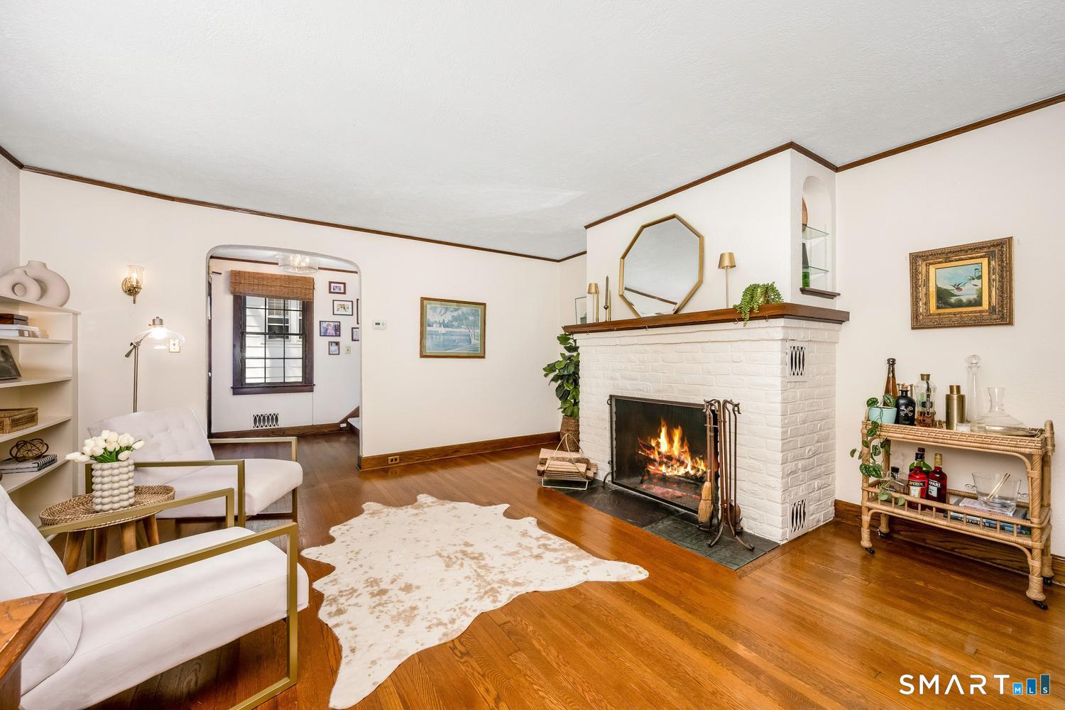 19 Chester Road Darien, CT 06820 - Photo 8 of 34