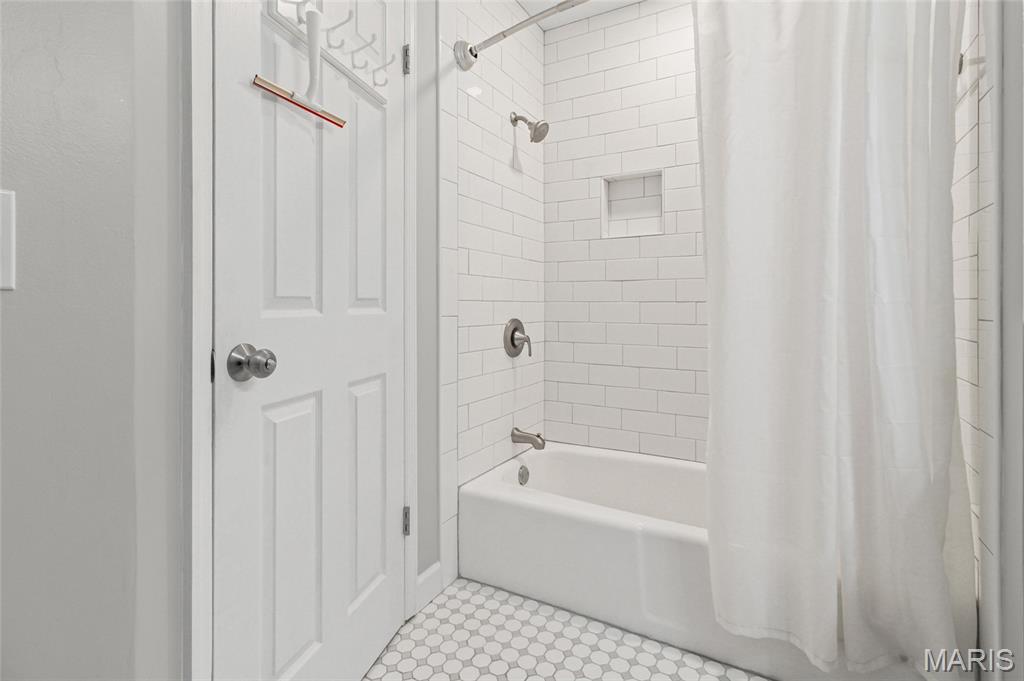 200 Ambridge Court, Unit 306 Chesterfield, MO 63017 - Photo 27 of 54