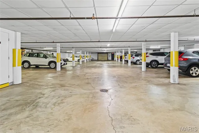 $399,900 | 200 Ambridge Court, Unit 306, Chesterfield, MO 63017