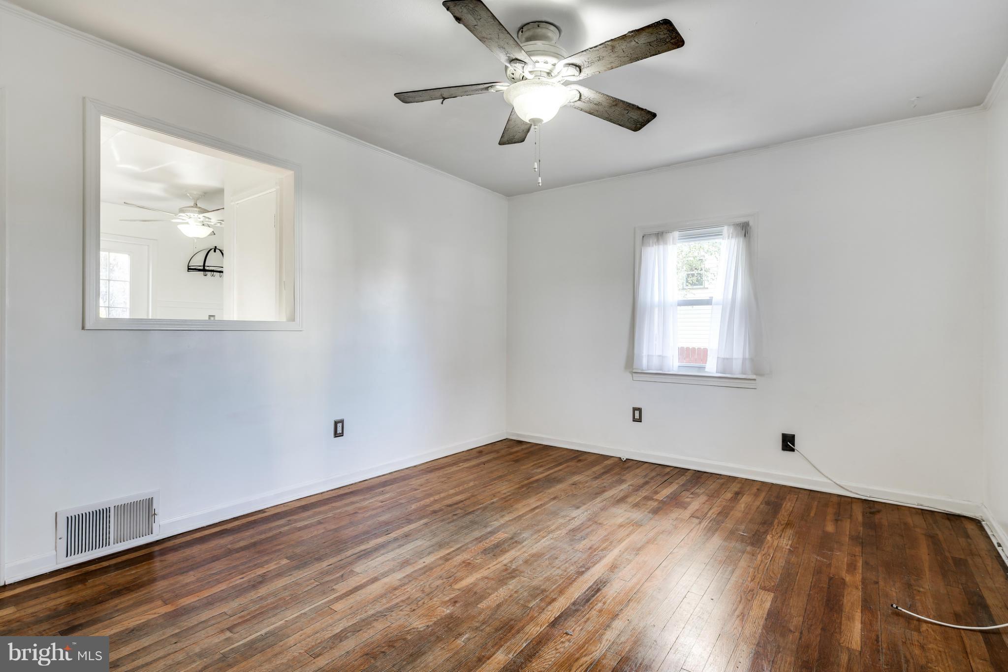 12234 Veirs Mill Road Silver Spring, MD 20906 - Photo 11 of 28 Living Room