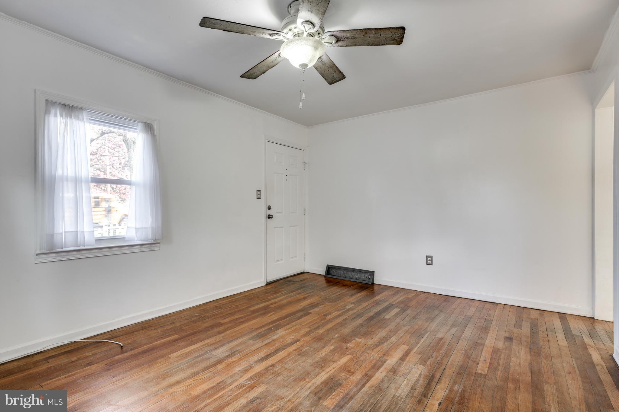 12234 Veirs Mill Road Silver Spring, MD 20906 - Photo 13 of 28 Living Room