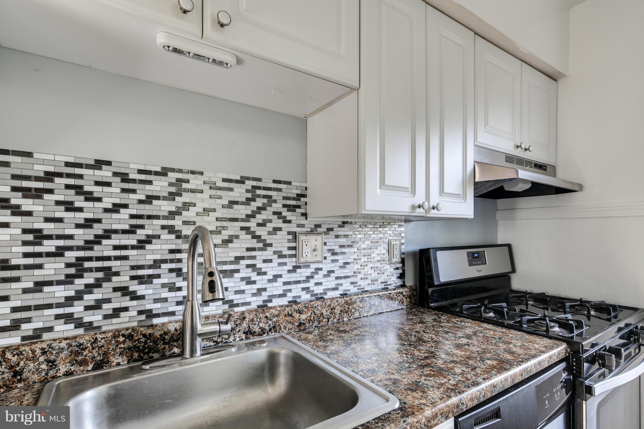 12234 Veirs Mill Road Silver Spring, MD 20906 - Photo 4 of 28 Kitchen