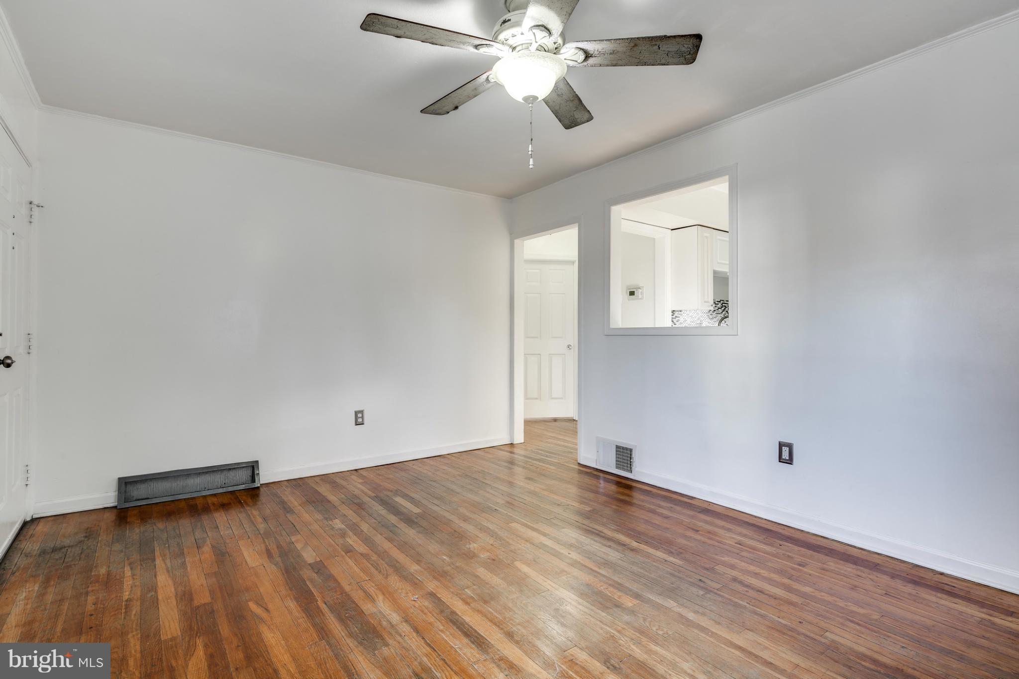 12234 Veirs Mill Road Silver Spring, MD 20906 - Photo 10 of 28 Living Room