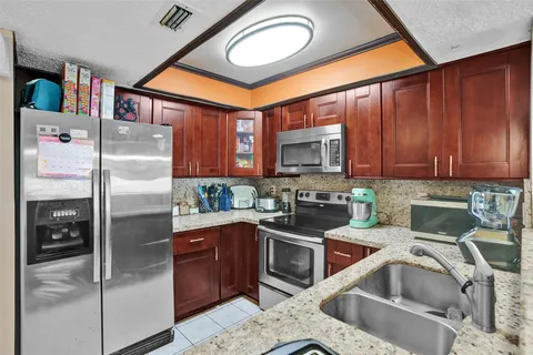 $329,999 | 8081 Northwest 11th Street, Unit E, Margate, FL 33063