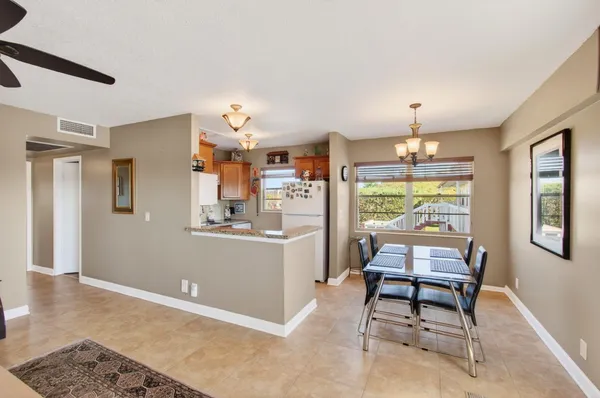 $1,800 | 33 Fanshaw A, Unit A, Boca Raton, FL 33434