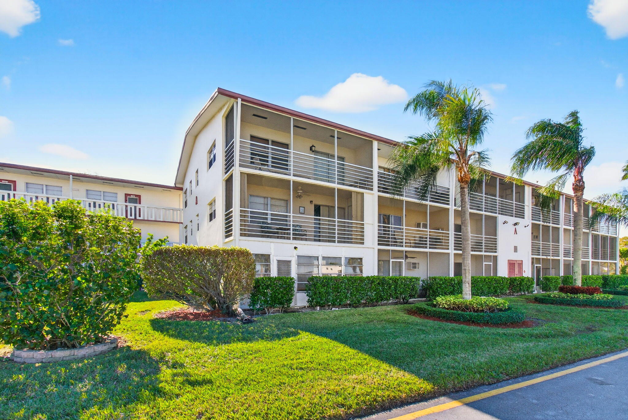 33 Fanshaw A, Unit A Boca Raton, FL 33434 - Photo 2 of 108 Front of the Buiding