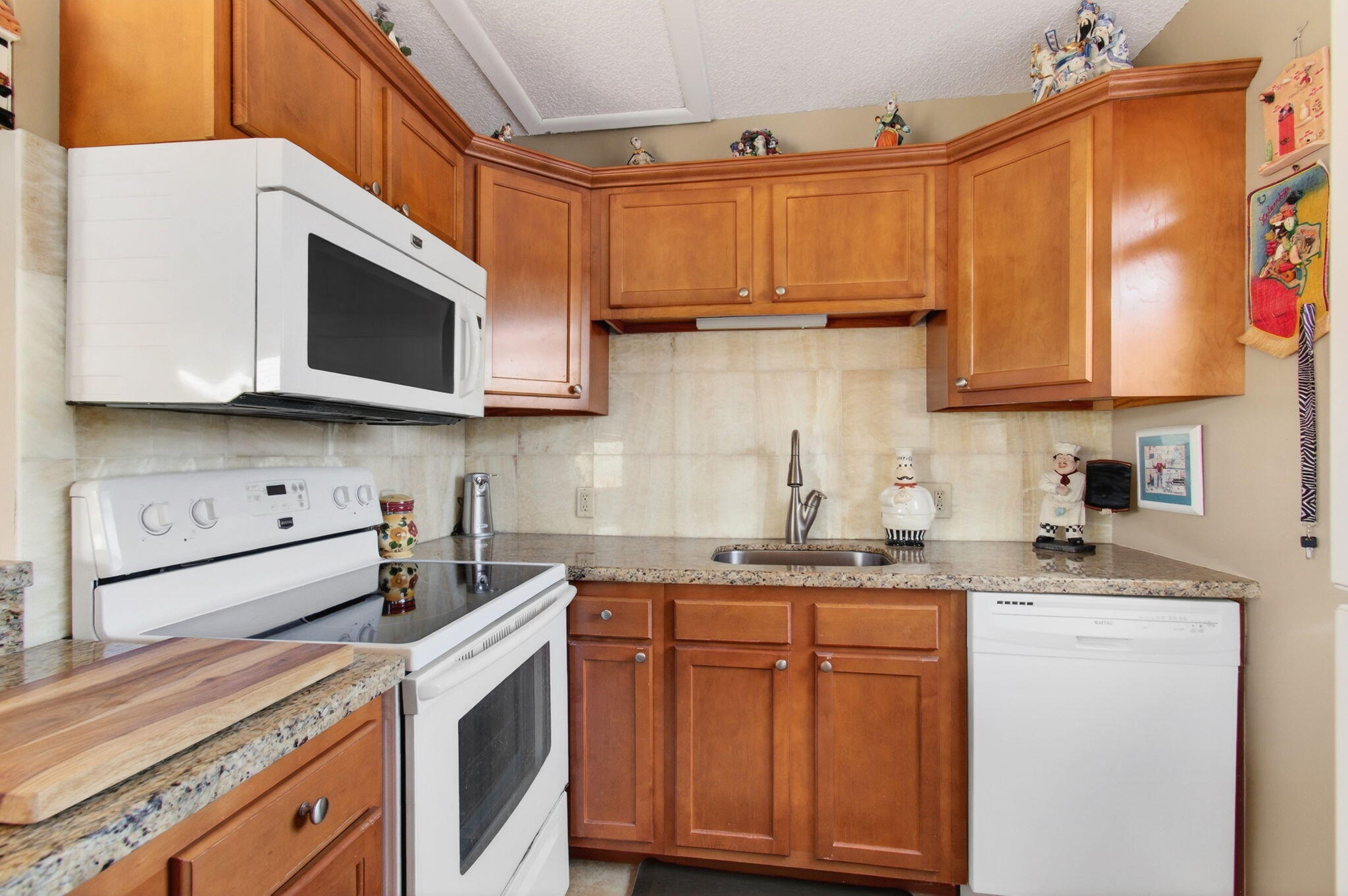 33 Fanshaw A, Unit A Boca Raton, FL 33434 - Photo 24 of 108 Kitchen