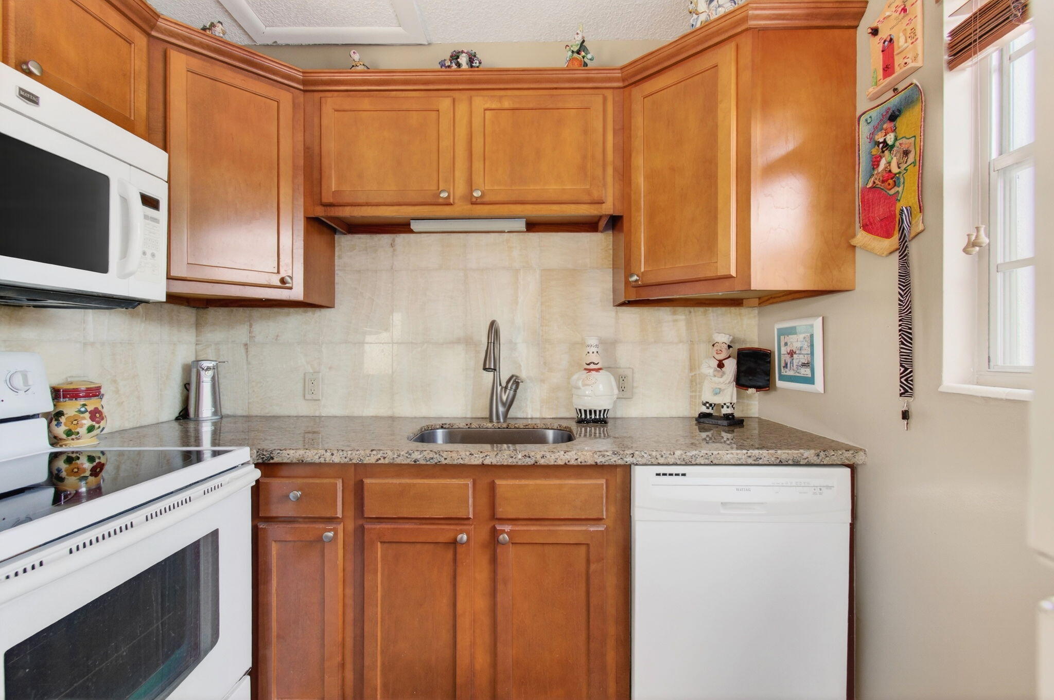 33 Fanshaw A, Unit A Boca Raton, FL 33434 - Photo 25 of 108 Kitchen