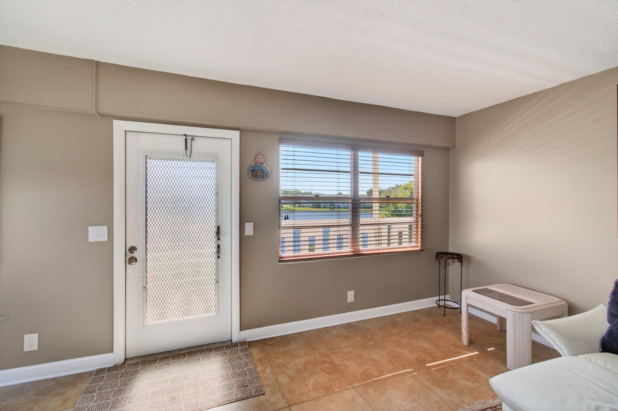 33 Fanshaw A, Unit A Boca Raton, FL 33434 - Photo 30 of 108 Main Entrance & Living Room Area