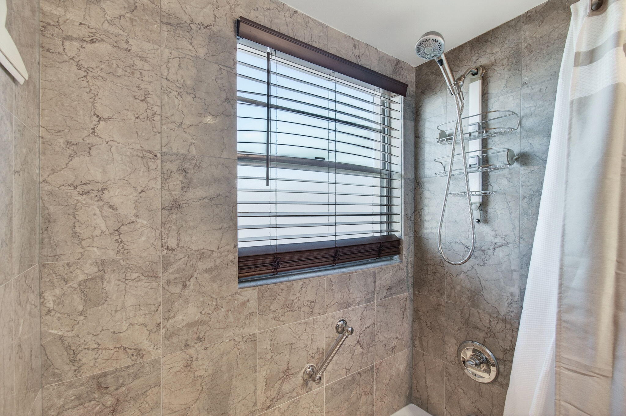 33 Fanshaw A, Unit A Boca Raton, FL 33434 - Photo 38 of 108 Shower /Tub Combo