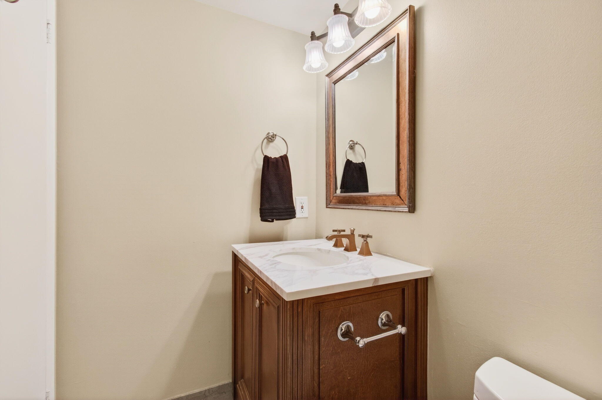33 Fanshaw A, Unit A Boca Raton, FL 33434 - Photo 41 of 108 Second Bathroom