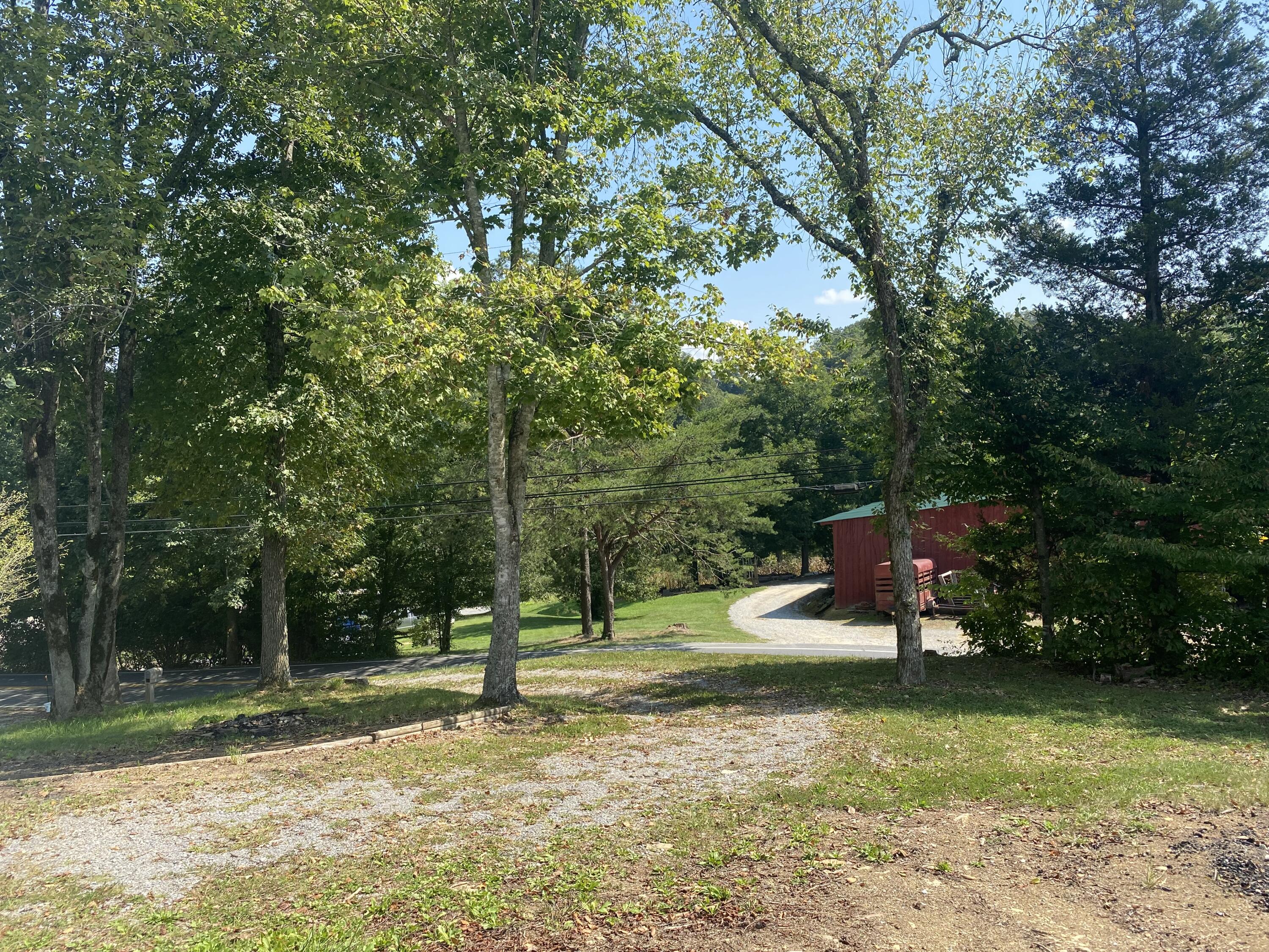 520 Whites School Road Sevierville, TN 37876 - Photo 7 of 33 520 Whites School Rd