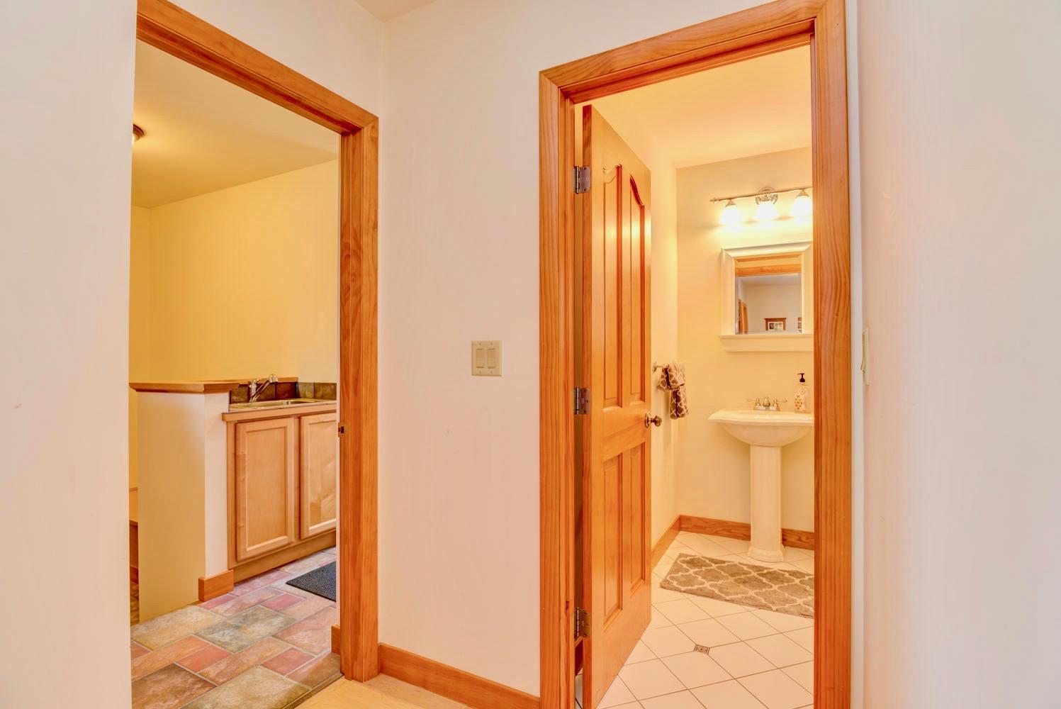 1086 North Berwick Road Wells, ME 04090 - Photo 23 of 66 1086 N Berwick Rd Wells ME-large-033-055