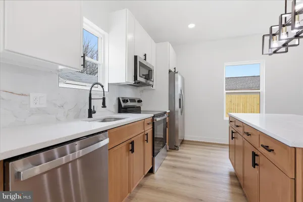 $3,500 | 31 Swan Lane, Levittown, PA 19055