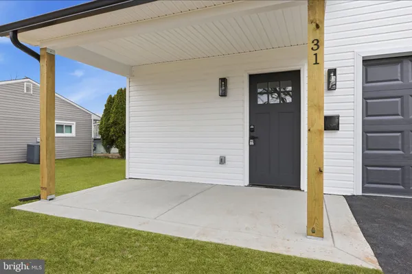 $3,500 | 31 Swan Lane, Levittown, PA 19055