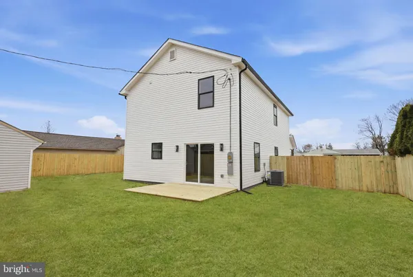 $3,500 | 31 Swan Lane, Levittown, PA 19055