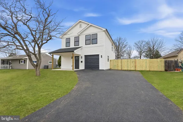 $3,500 | 31 Swan Lane, Levittown, PA 19055