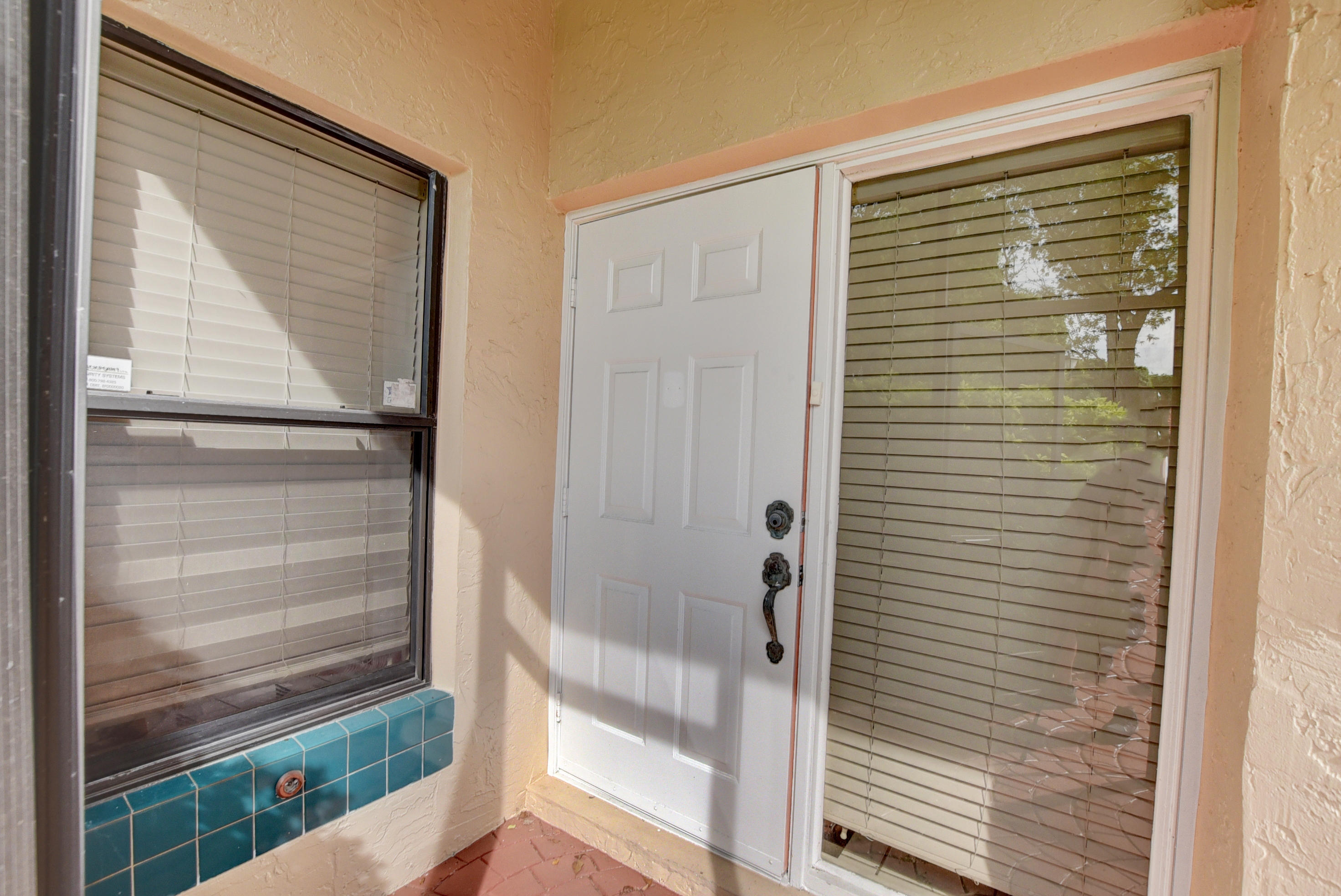 22667 Meridiana Drive Boca Raton, FL 33433 - Photo 5 of 40 05_ebf_0596and4more