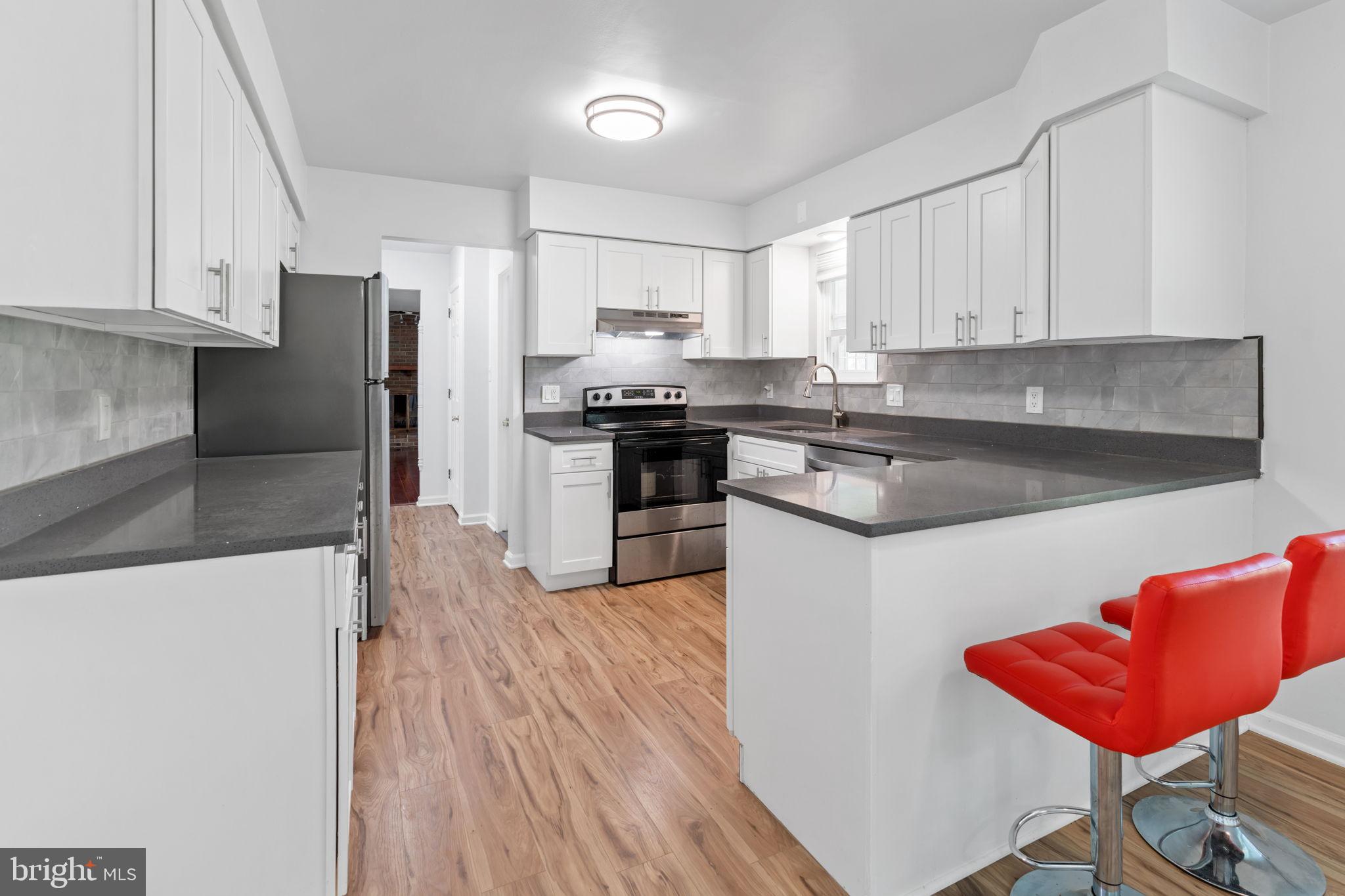 3 Round Tree Circle Hockessin, DE 19707 - Photo 6 of 28