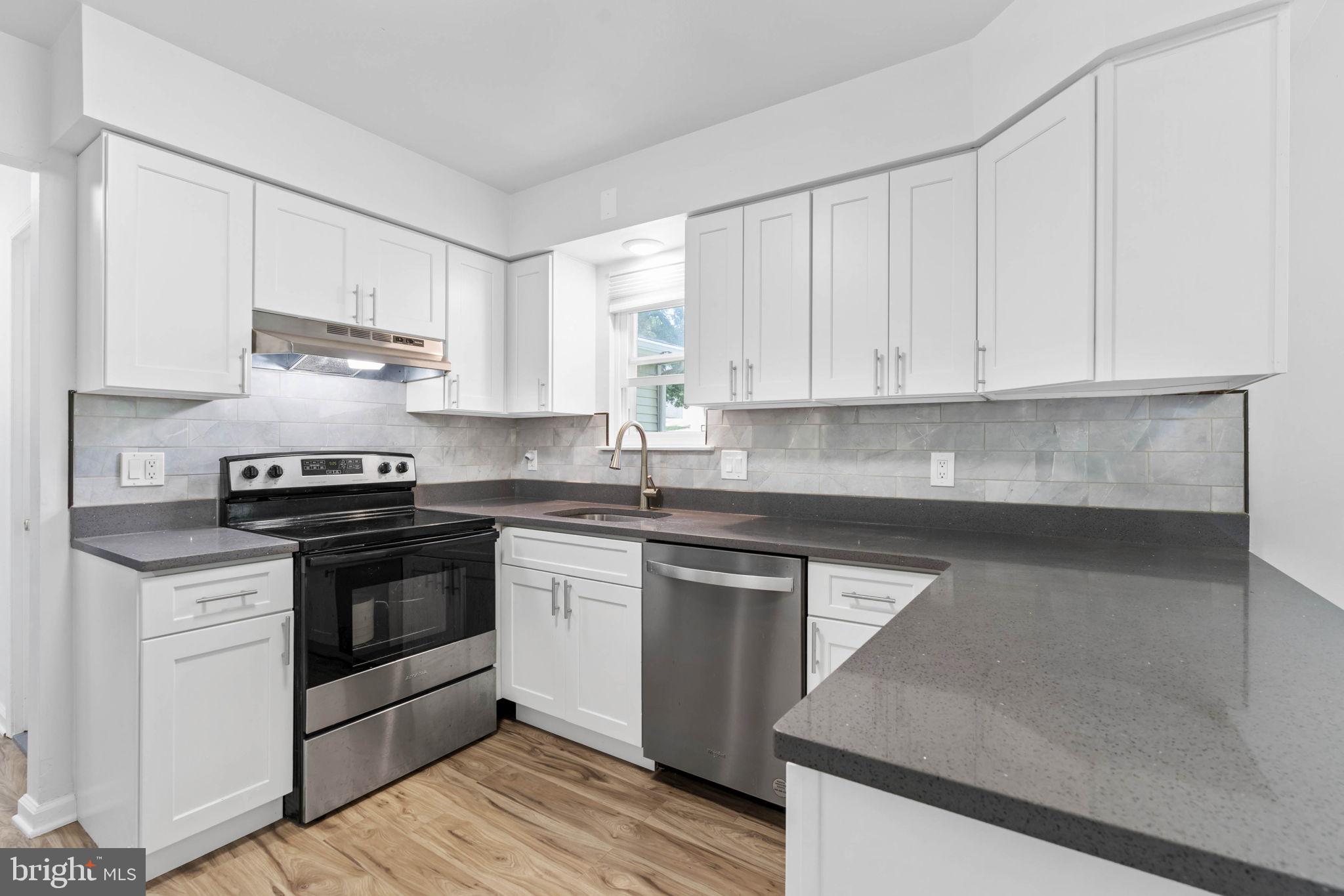 3 Round Tree Circle Hockessin, DE 19707 - Photo 7 of 28