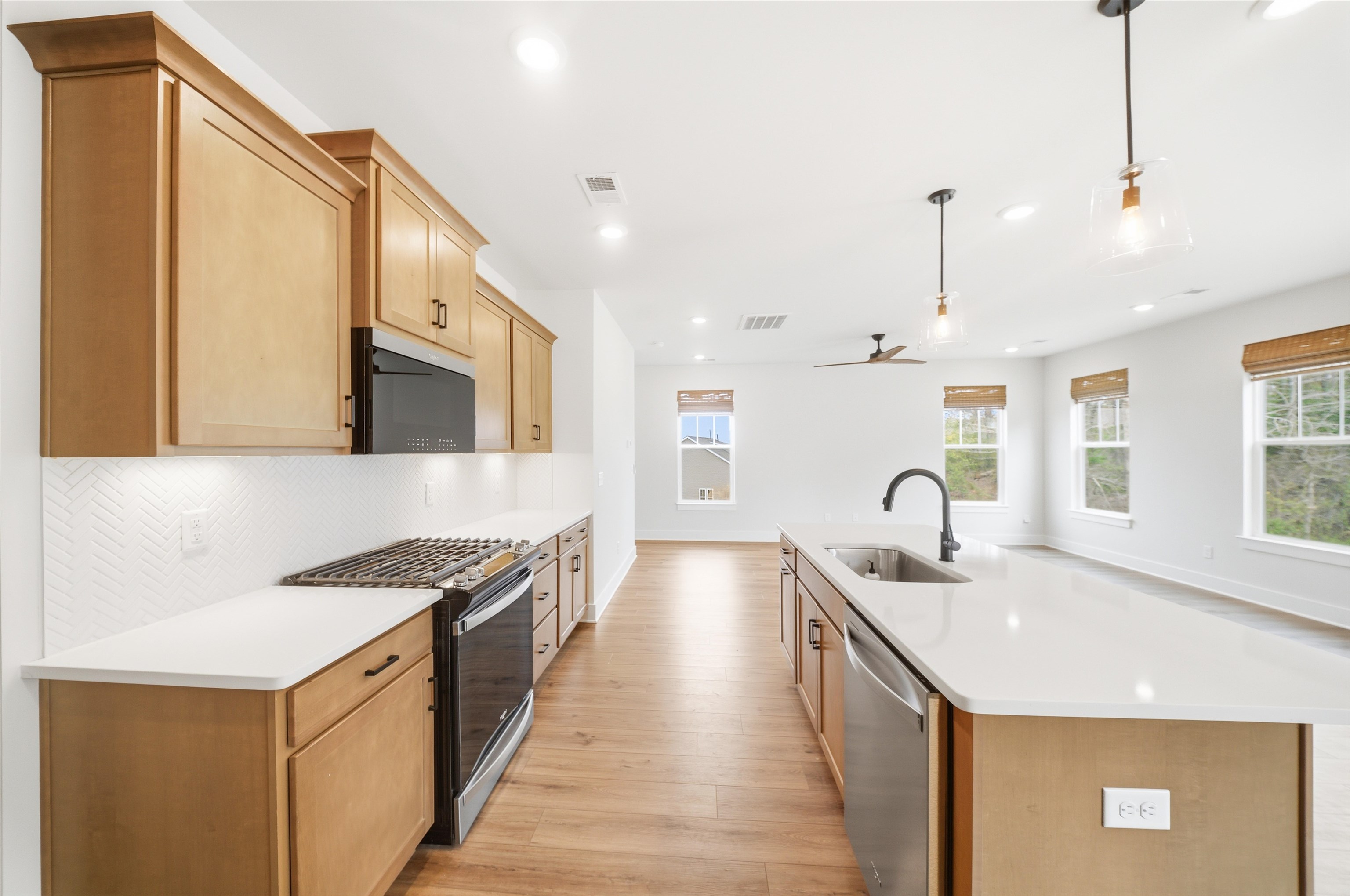 952 Diane Lane Moore, SC 29369 - Photo 4 of 41