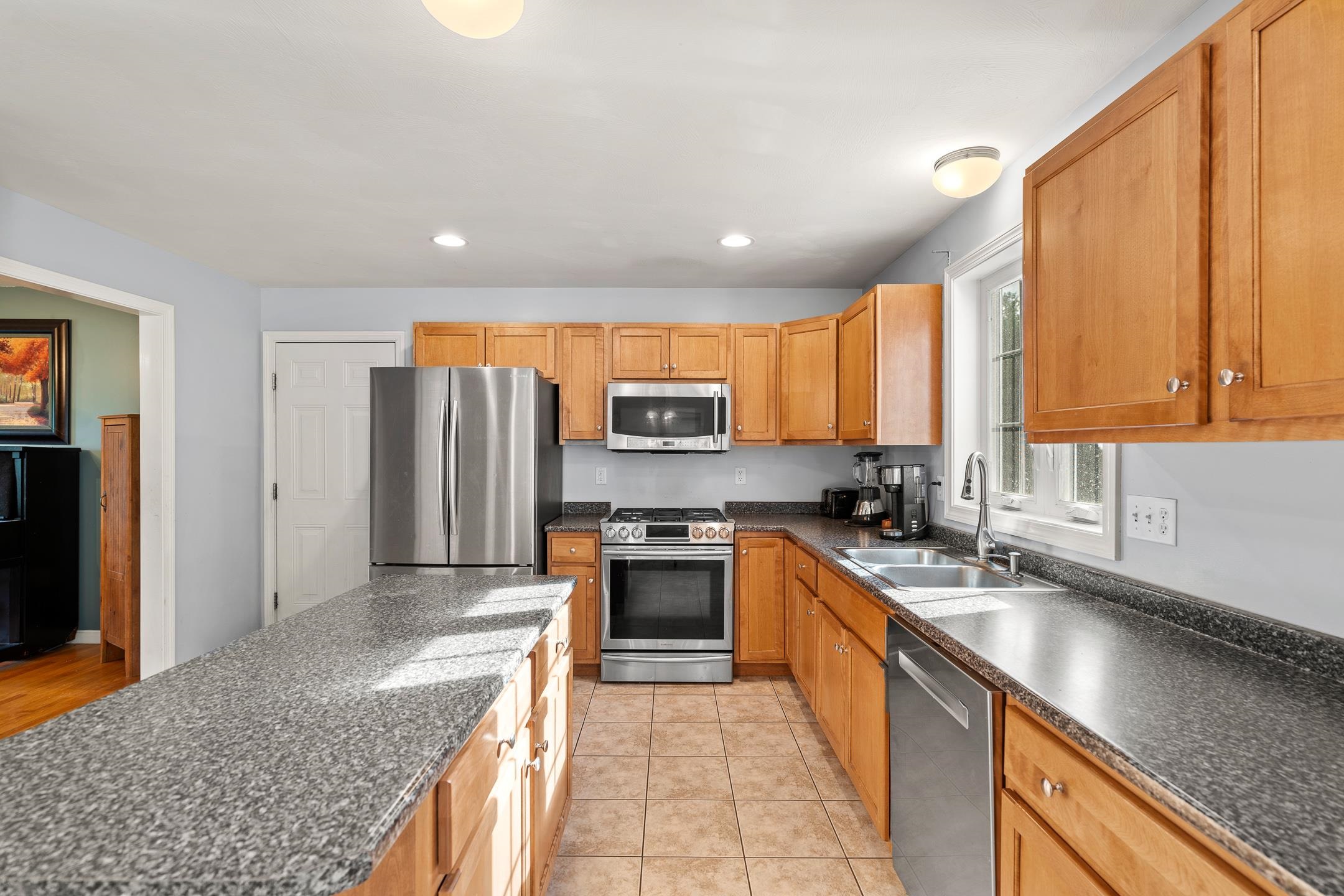 8 Berlang Road Londonderry, NH 03053 - Photo 8 of 39 Gallery Image 8