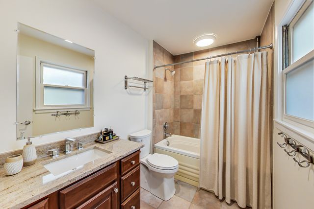 a view of a room with an empty space