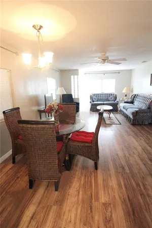 $1,995 | 5803 Danbury Lane, Sarasota, FL 34233