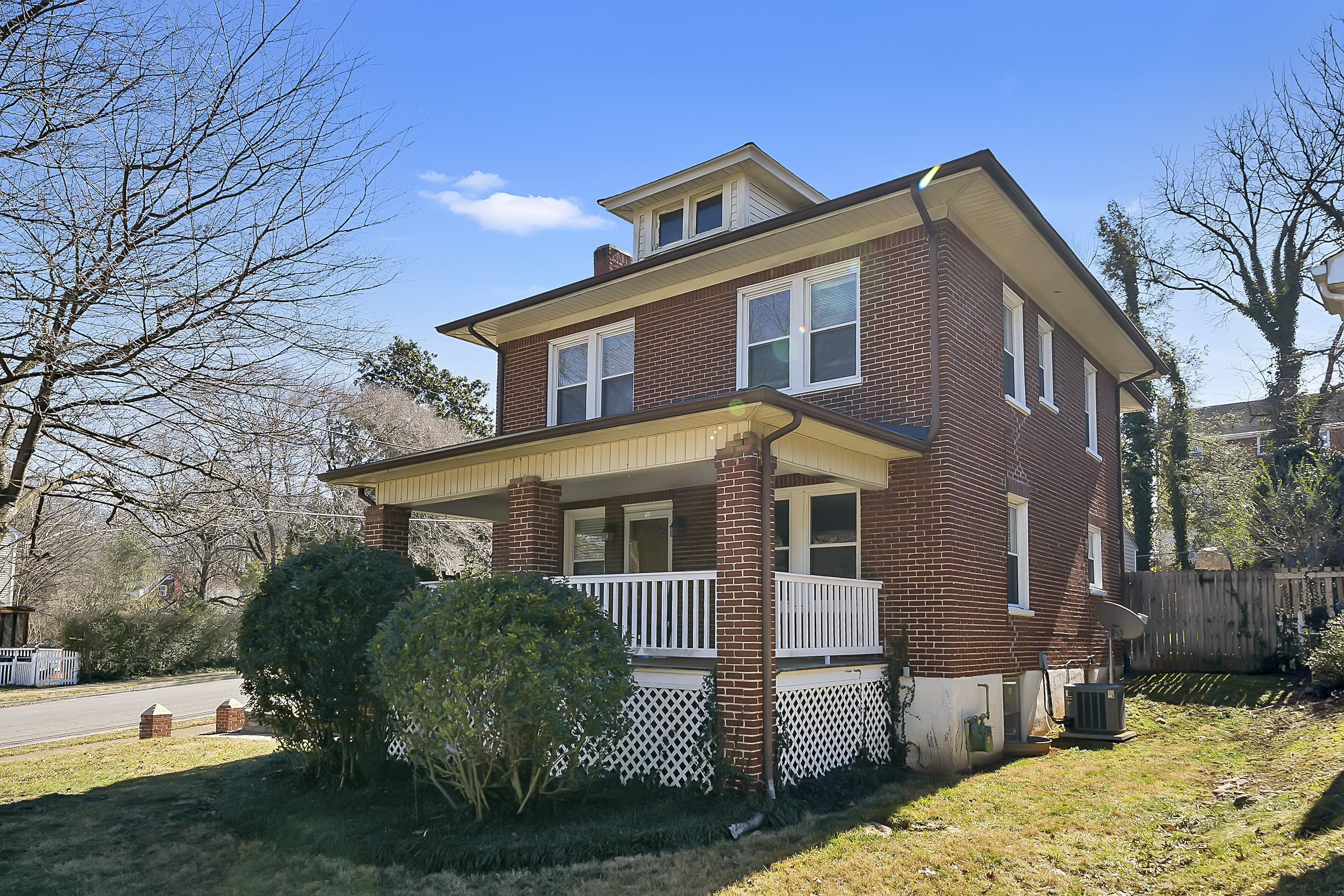2502 Alberta Avenue Southwest Roanoke, VA 24015 - Photo 2 of 25 2.Side View
