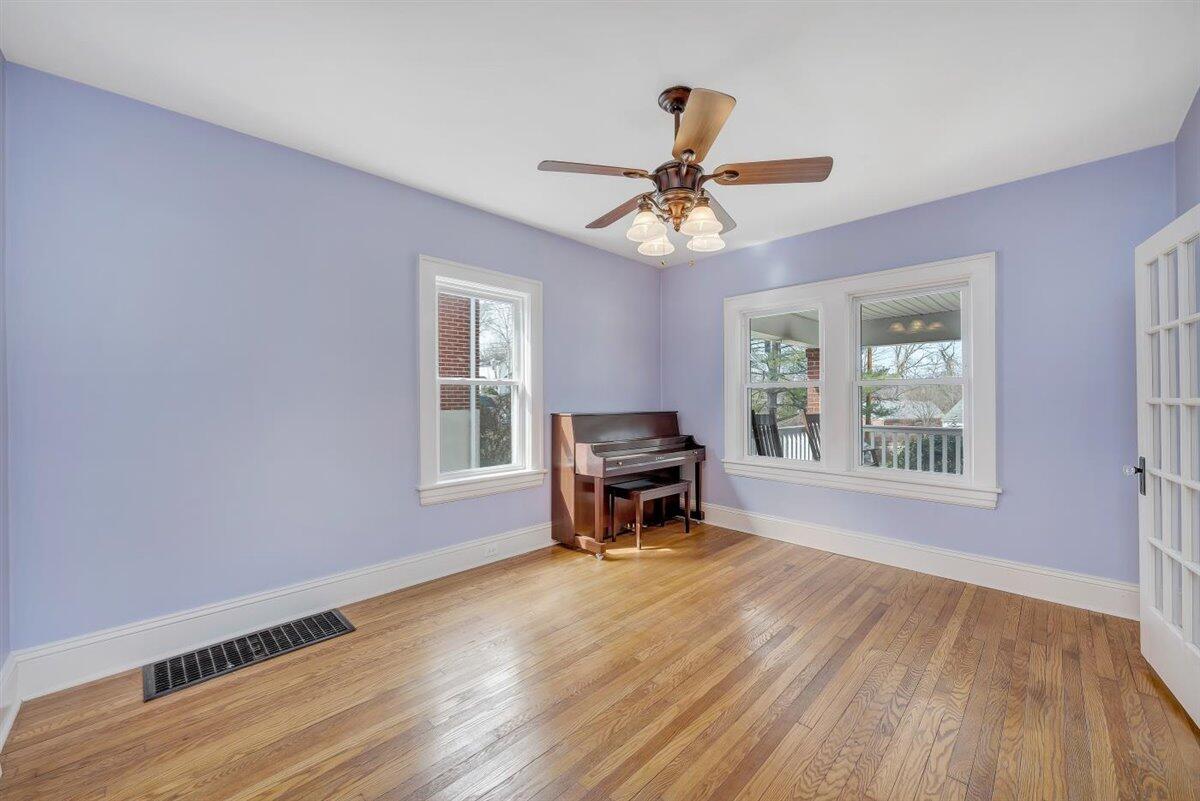 2502 Alberta Avenue Southwest Roanoke, VA 24015 - Photo 11 of 25 11.Dining Room