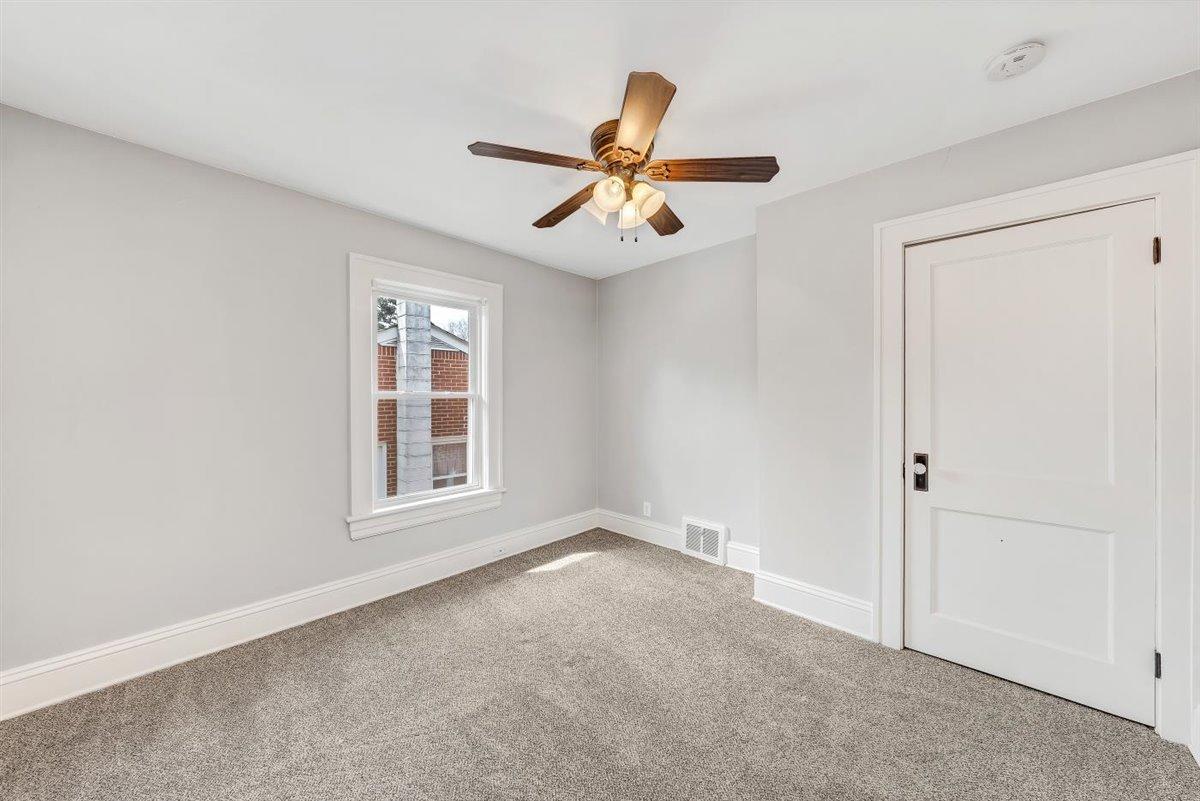 2502 Alberta Avenue Southwest Roanoke, VA 24015 - Photo 15 of 25 15.Bedroom