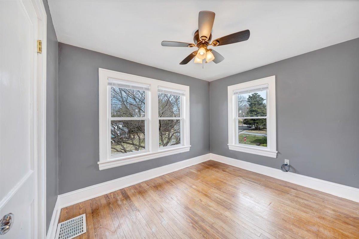 2502 Alberta Avenue Southwest Roanoke, VA 24015 - Photo 18 of 25 18.Bedroom