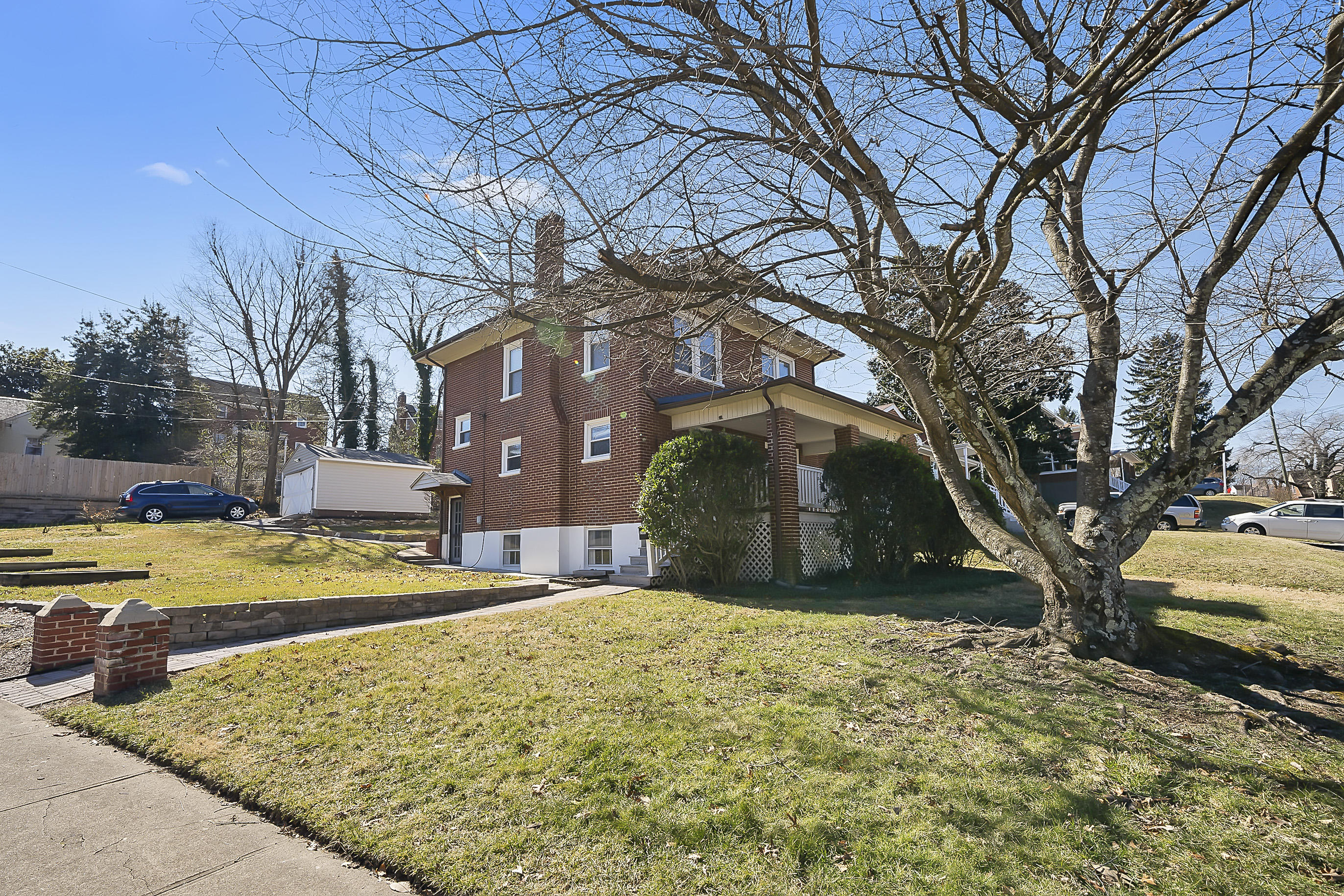 2502 Alberta Avenue Southwest Roanoke, VA 24015 - Photo 3 of 25 3.Side View