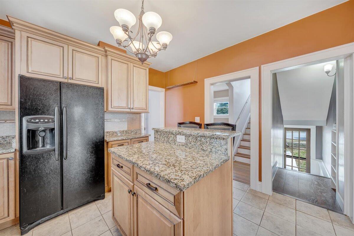 2502 Alberta Avenue Southwest Roanoke, VA 24015 - Photo 8 of 25 8.Kitchen