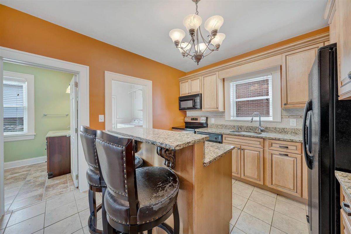 2502 Alberta Avenue Southwest Roanoke, VA 24015 - Photo 10 of 25 10.Kitchen