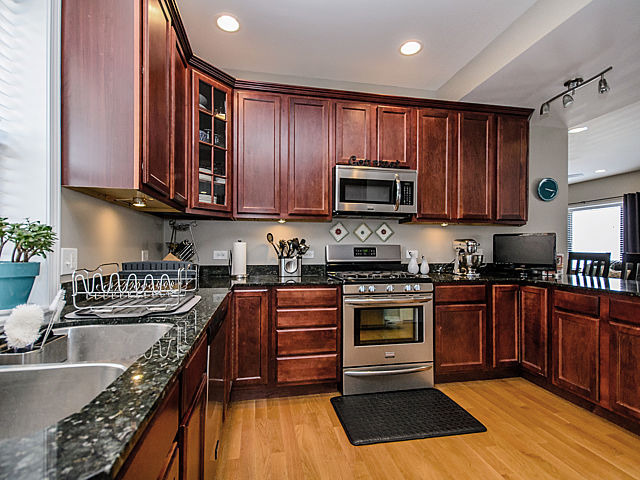 3056 West Addison Street, Unit 2 Chicago, IL 60618 - Photo 11 of 24