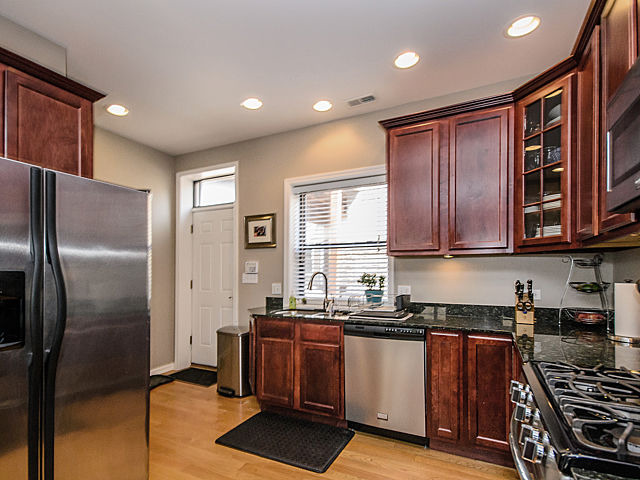 3056 West Addison Street, Unit 2 Chicago, IL 60618 - Photo 10 of 24