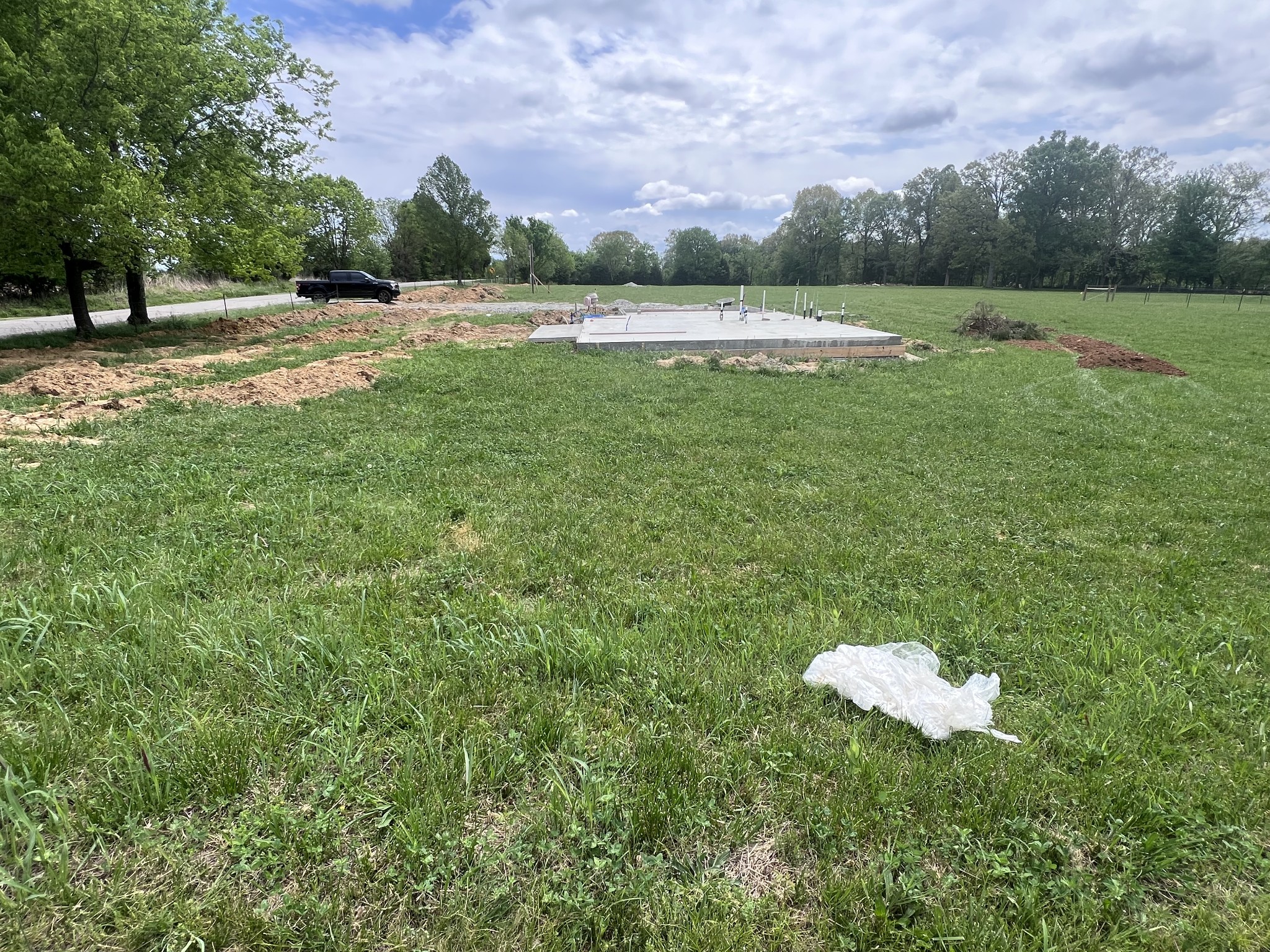 1 Lake Morris Road Hopkinsville, KY 42240 - Photo 5 of 9 a view of a grassy area with an trees