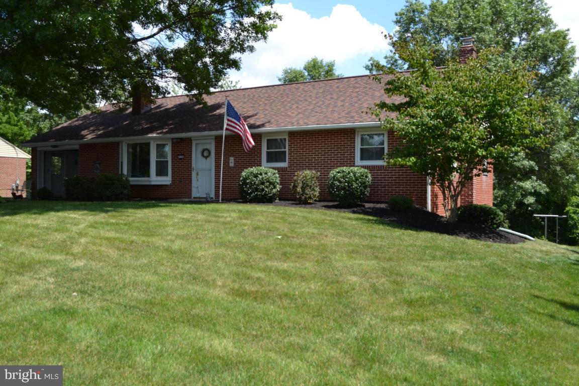 319 Fairview Drive Lititz, PA 17543 - Photo 1 of 14 Gallery Image 1