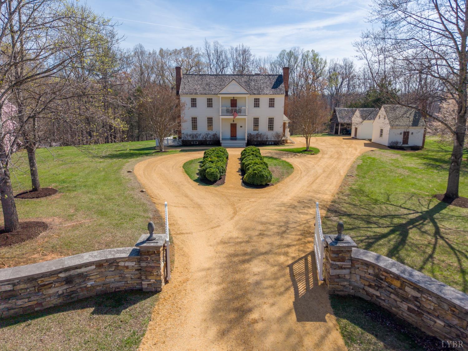 1651 Fox Hill Road Lynchburg, VA 24503 - Photo 3 of 87
